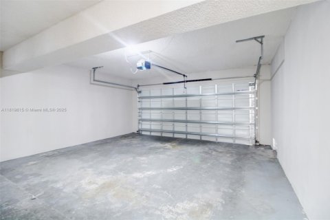 Casa en venta en Pembroke Pines, Florida, 4 dormitorios, 186.83 m2 № 1782061 - foto 8