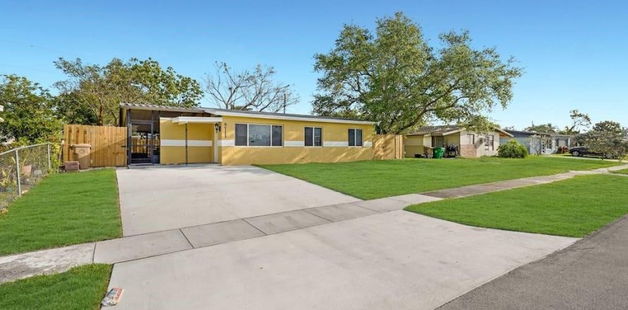 House in Davie, Florida 3 bedrooms, 90.67 sq.m. № 1182523