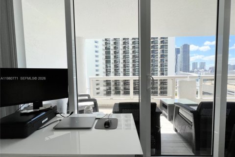 Снять в аренду кондоминиум в Майами, Флорида 2 спальни, 99.13м2, № 2043471 - фото 30