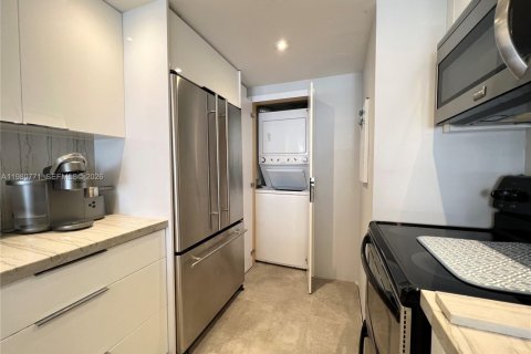 Снять в аренду кондоминиум в Майами, Флорида 2 спальни, 99.13м2, № 2043471 - фото 9