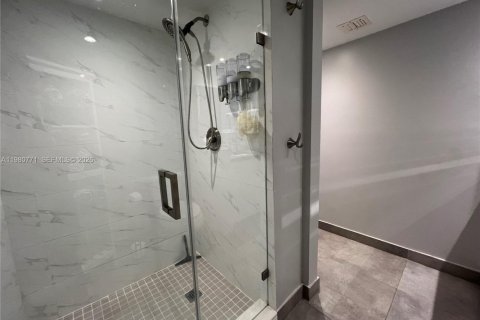 Снять в аренду кондоминиум в Майами, Флорида 2 спальни, 99.13м2, № 2043471 - фото 20