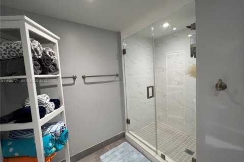 Снять в аренду кондоминиум в Майами, Флорида 2 спальни, 99.13м2, № 2043471 - фото 22