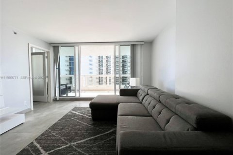 Снять в аренду кондоминиум в Майами, Флорида 2 спальни, 99.13м2, № 2043471 - фото 13