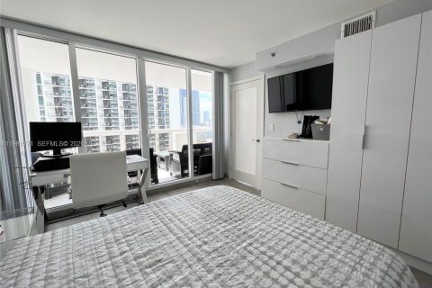 Снять в аренду кондоминиум в Майами, Флорида 2 спальни, 99.13м2, № 2043471 - фото 27