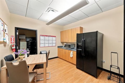 Immobilier commercial à louer à Orlando, Floride: 202.53 m2 № 2431892 - photo 28