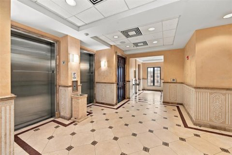 Immobilier commercial à louer à Orlando, Floride: 202.53 m2 № 2431892 - photo 12