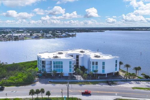 Condominio en alquiler en Englewood, Florida, 3 dormitorios, 156.63 m2 № 1915307 - foto 1