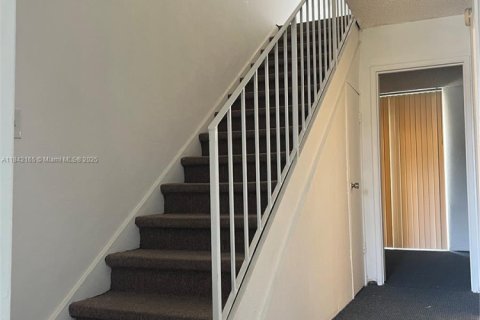 Copropriété à louer à Miami, Floride: 2 chambres, 103.4 m2 № 1834507 - photo 6