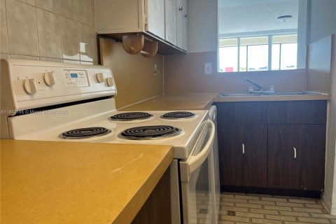 Copropriété à louer à Miami, Floride: 2 chambres, 103.4 m2 № 1834507 - photo 10