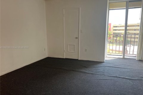 Copropriété à louer à Miami, Floride: 2 chambres, 103.4 m2 № 1834507 - photo 8