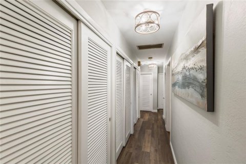 Купить виллу или дом в Сент-Питерсберг, Флорида 6 комнат, 165.55м2, № 2424297 - фото 28