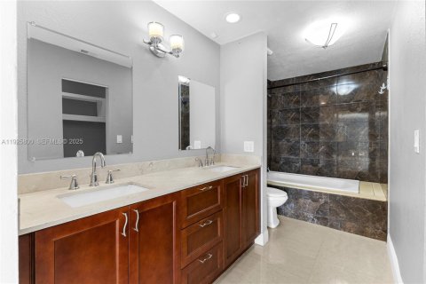 Купить кондоминиум в Плантация, Флорида 3 спальни, 170.94м2, № 1986450 - фото 29