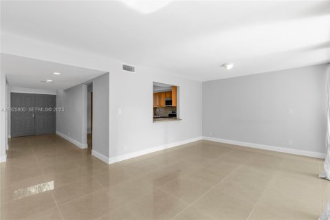 Купить кондоминиум в Плантация, Флорида 3 спальни, 170.94м2, № 1986450 - фото 8