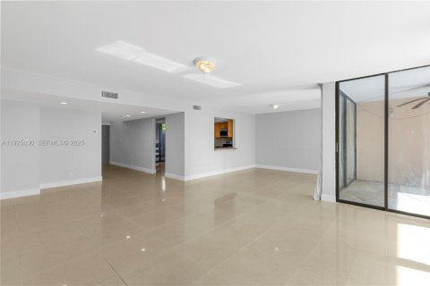 Купить кондоминиум в Плантация, Флорида 3 спальни, 170.94м2, № 1986450 - фото 5