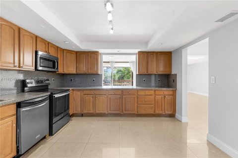 Купить кондоминиум в Плантация, Флорида 3 спальни, 170.94м2, № 1986450 - фото 14