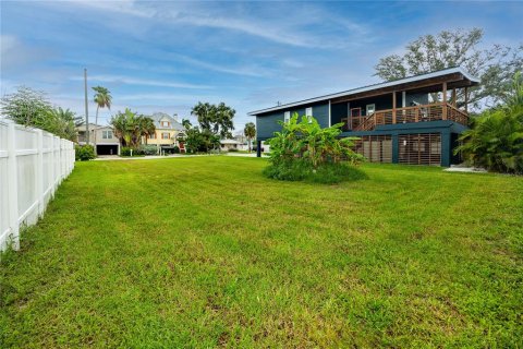 Land in Indian Rocks Beach, Florida № 1894695 - photo 10