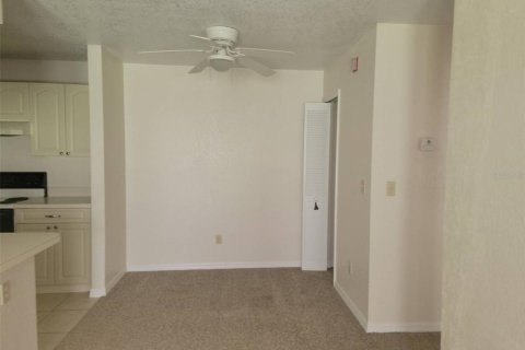 Condominio en alquiler en Orlando, Florida, 1 dormitorio, 60.39 m2 № 2102342 - foto 3