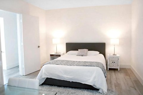 Villa ou maison à louer à Fort Lauderdale, Floride: 3 chambres, 266.72 m2 № 2259968 - photo 14