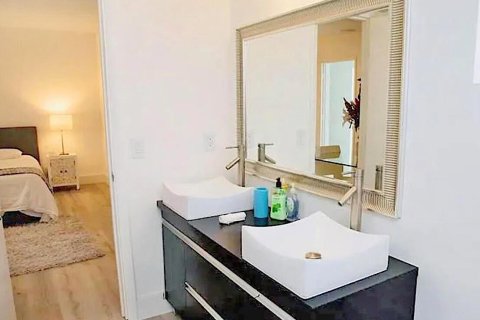 Villa ou maison à louer à Fort Lauderdale, Floride: 3 chambres, 266.72 m2 № 2259968 - photo 10