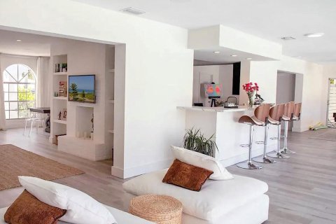 Villa ou maison à louer à Fort Lauderdale, Floride: 3 chambres, 266.72 m2 № 2259968 - photo 12