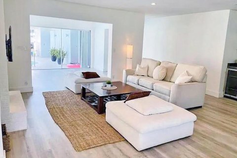 Villa ou maison à louer à Fort Lauderdale, Floride: 3 chambres, 266.72 m2 № 2259968 - photo 3