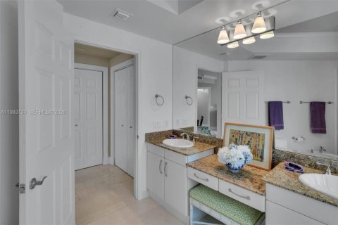 Купить кондоминиум в Бей-Харбор-Айлендс, Флорида 2 спальни, 140.1м2, № 2051702 - фото 18