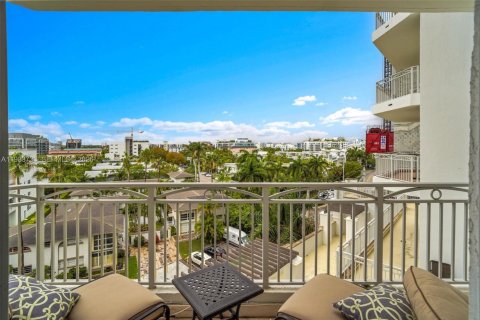 Купить кондоминиум в Бей-Харбор-Айлендс, Флорида 2 спальни, 140.1м2, № 2051702 - фото 24