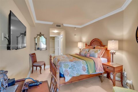 Купить кондоминиум в Бей-Харбор-Айлендс, Флорида 2 спальни, 140.1м2, № 2051702 - фото 21