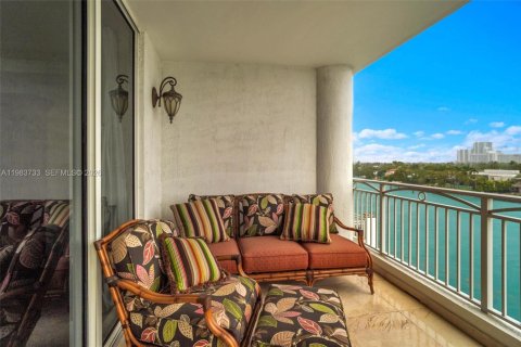 Купить кондоминиум в Бей-Харбор-Айлендс, Флорида 2 спальни, 140.1м2, № 2051702 - фото 25