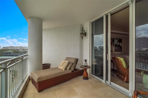 Купить кондоминиум в Бей-Харбор-Айлендс, Флорида 2 спальни, 140.1м2, № 2051702 - фото 26