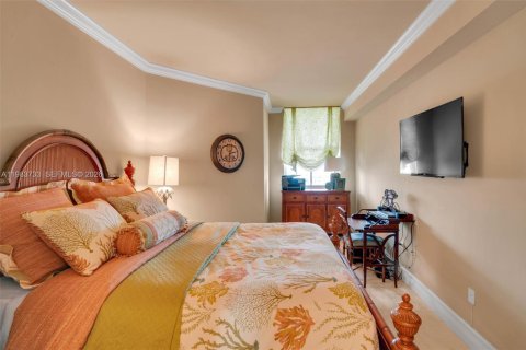 Купить кондоминиум в Бей-Харбор-Айлендс, Флорида 2 спальни, 140.1м2, № 2051702 - фото 19