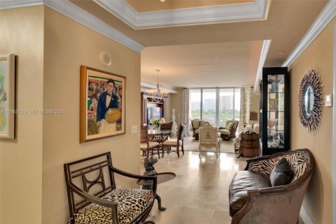 Купить кондоминиум в Бей-Харбор-Айлендс, Флорида 2 спальни, 140.1м2, № 2051702 - фото 3