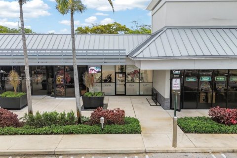 Immobilier commercial à vendre à Miami, Floride № 2047713 - photo 17