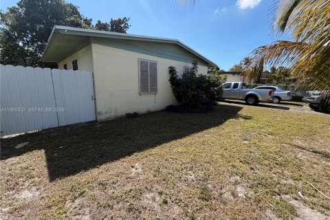 Купить виллу или дом в Майами, Флорида 3 спальни, 108.32м2, № 2026945 - фото 4