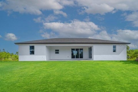 Villa ou maison à vendre à Port Charlotte, Floride: 4 chambres, 156.08 m2 № 2348083 - photo 3