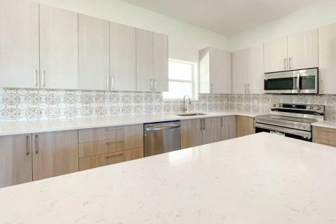 Villa ou maison à vendre à Port Charlotte, Floride: 4 chambres, 156.08 m2 № 2348083 - photo 7
