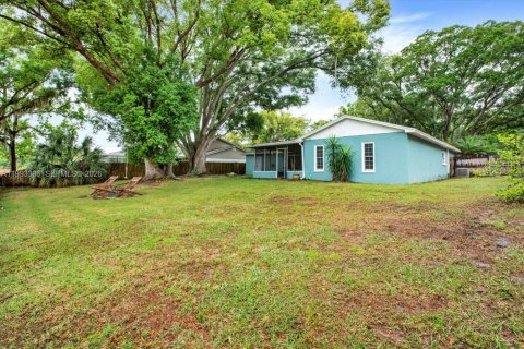 House in Tampa, Florida 3 bedrooms, 166.3 sq.m. № 2055607 - photo 29