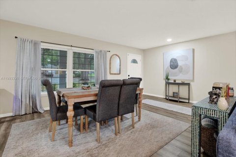 House in Tampa, Florida 3 bedrooms, 166.3 sq.m. № 2055607 - photo 20