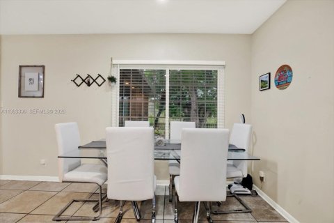 House in Tampa, Florida 3 bedrooms, 166.3 sq.m. № 2055607 - photo 19