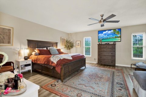 House in Tampa, Florida 3 bedrooms, 166.3 sq.m. № 2055607 - photo 26