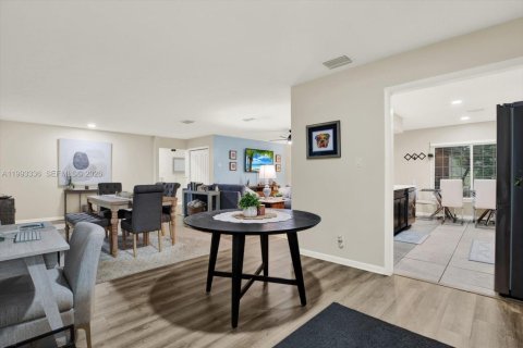 House in Tampa, Florida 3 bedrooms, 166.3 sq.m. № 2055607 - photo 25