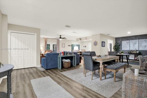 House in Tampa, Florida 3 bedrooms, 166.3 sq.m. № 2055607 - photo 22