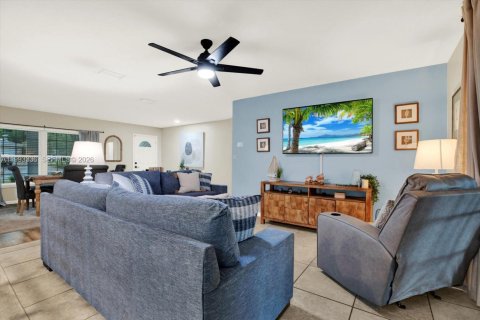 House in Tampa, Florida 3 bedrooms, 166.3 sq.m. № 2055607 - photo 23