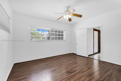 Casa en venta en Miami Beach, Florida, 5 dormitorios, 410.26 m2 № 2057488 - foto 12