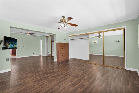 Casa en venta en Miami Beach, Florida, 5 dormitorios, 410.26 m2 № 2057488 - foto 6