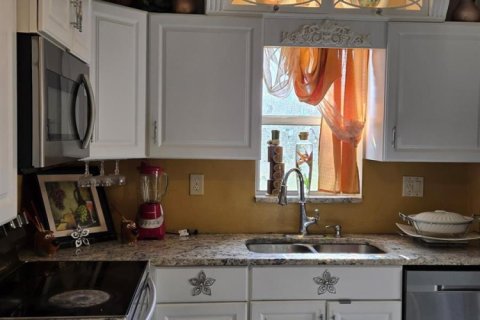 Condo in Pompano Beach, Florida, 2 bedrooms № 2081611