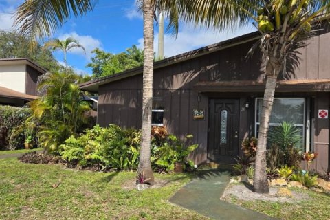 Condo in Pompano Beach, Florida, 2 bedrooms № 2081611 - photo 16