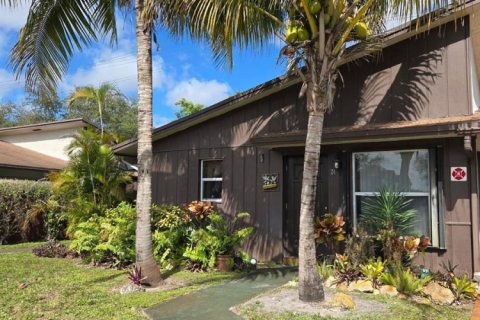 Condo in Pompano Beach, Florida, 2 bedrooms № 2081611 - photo 14