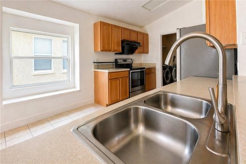 House in Winter Garden, Florida 3 bedrooms, 151.24 sq.m. № 2152360 - photo 18