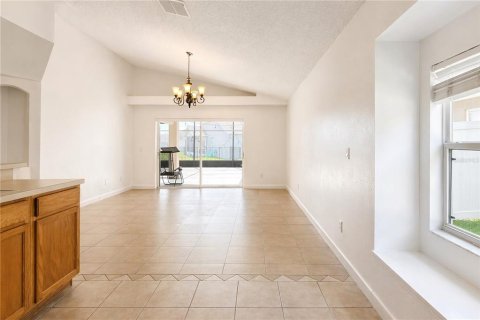 House in Winter Garden, Florida 3 bedrooms, 151.24 sq.m. № 2152360 - photo 22
